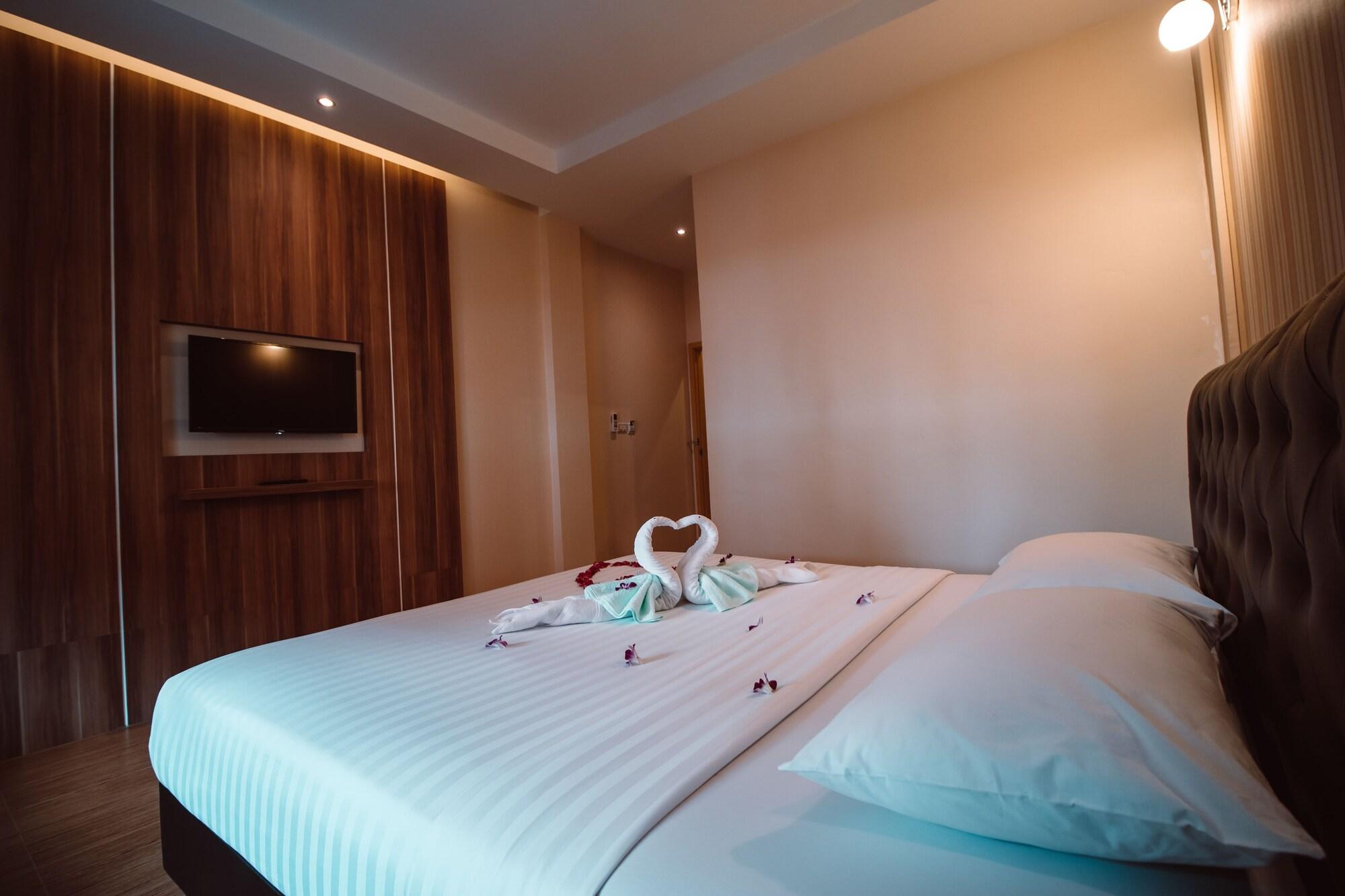 Triple Trees Hotel Pathum Thani Buitenkant foto