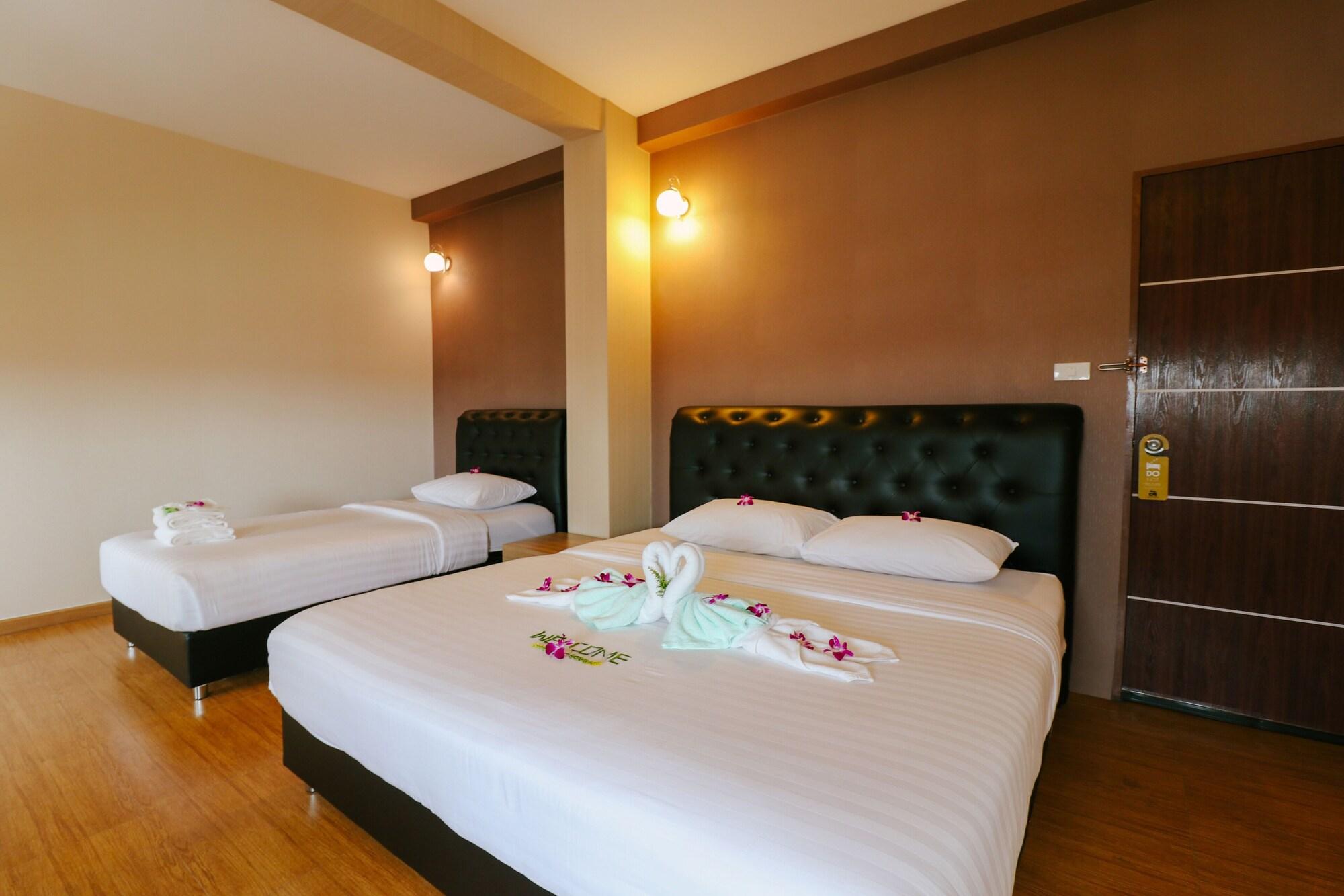Triple Trees Hotel Pathum Thani Buitenkant foto