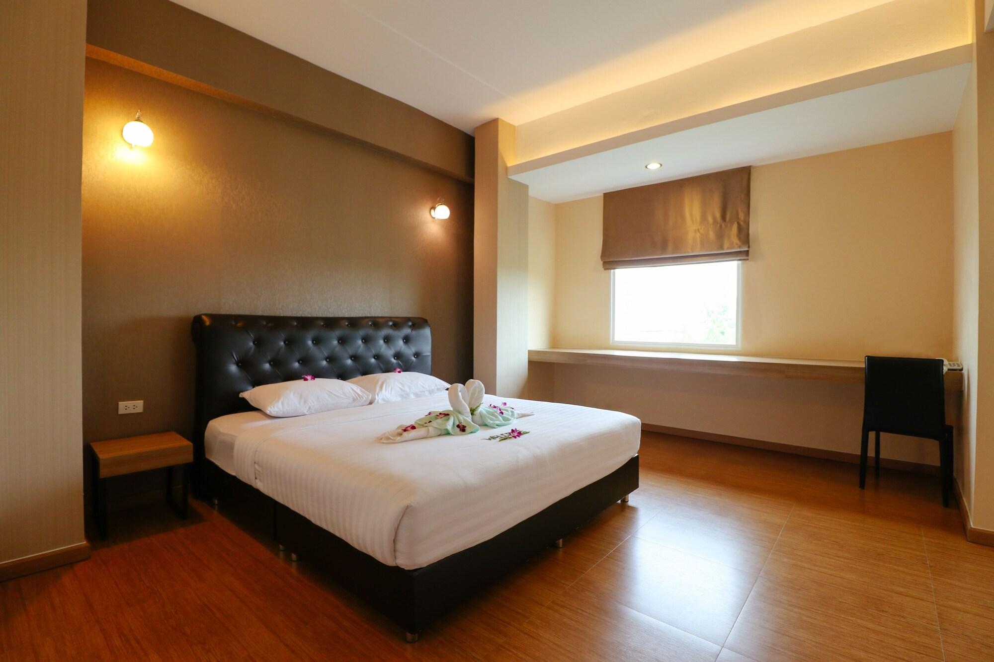 Triple Trees Hotel Pathum Thani Buitenkant foto