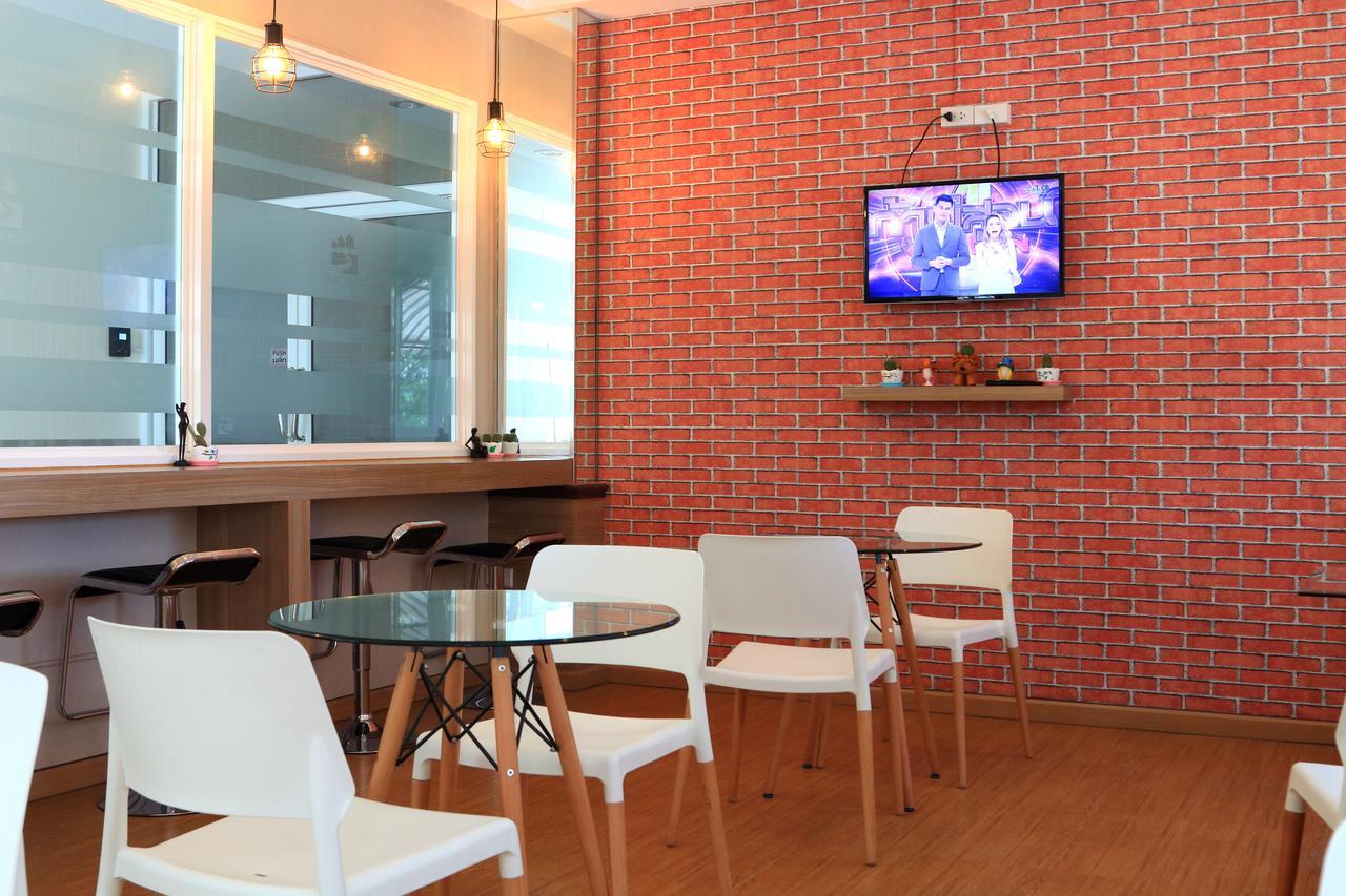 Triple Trees Hotel Pathum Thani Buitenkant foto