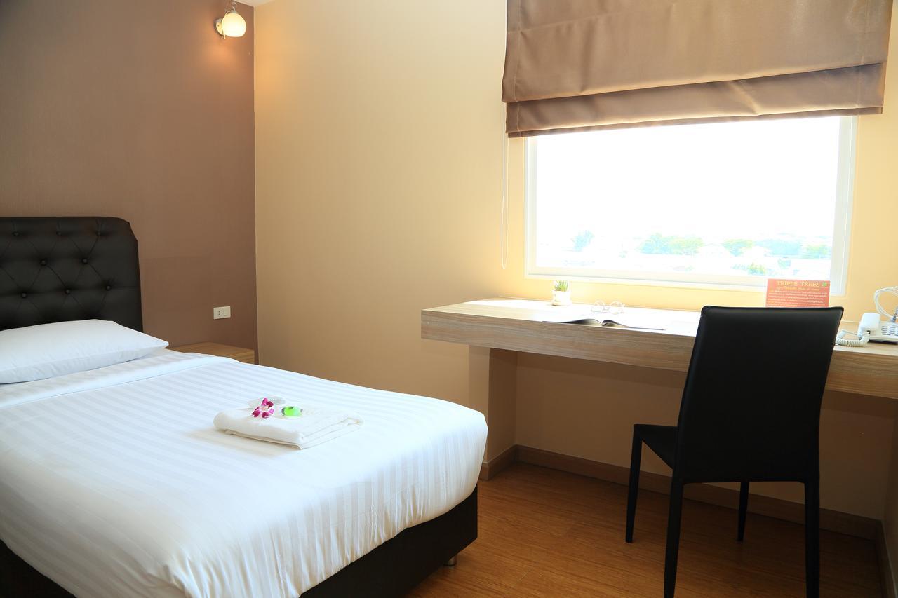 Triple Trees Hotel Pathum Thani Buitenkant foto