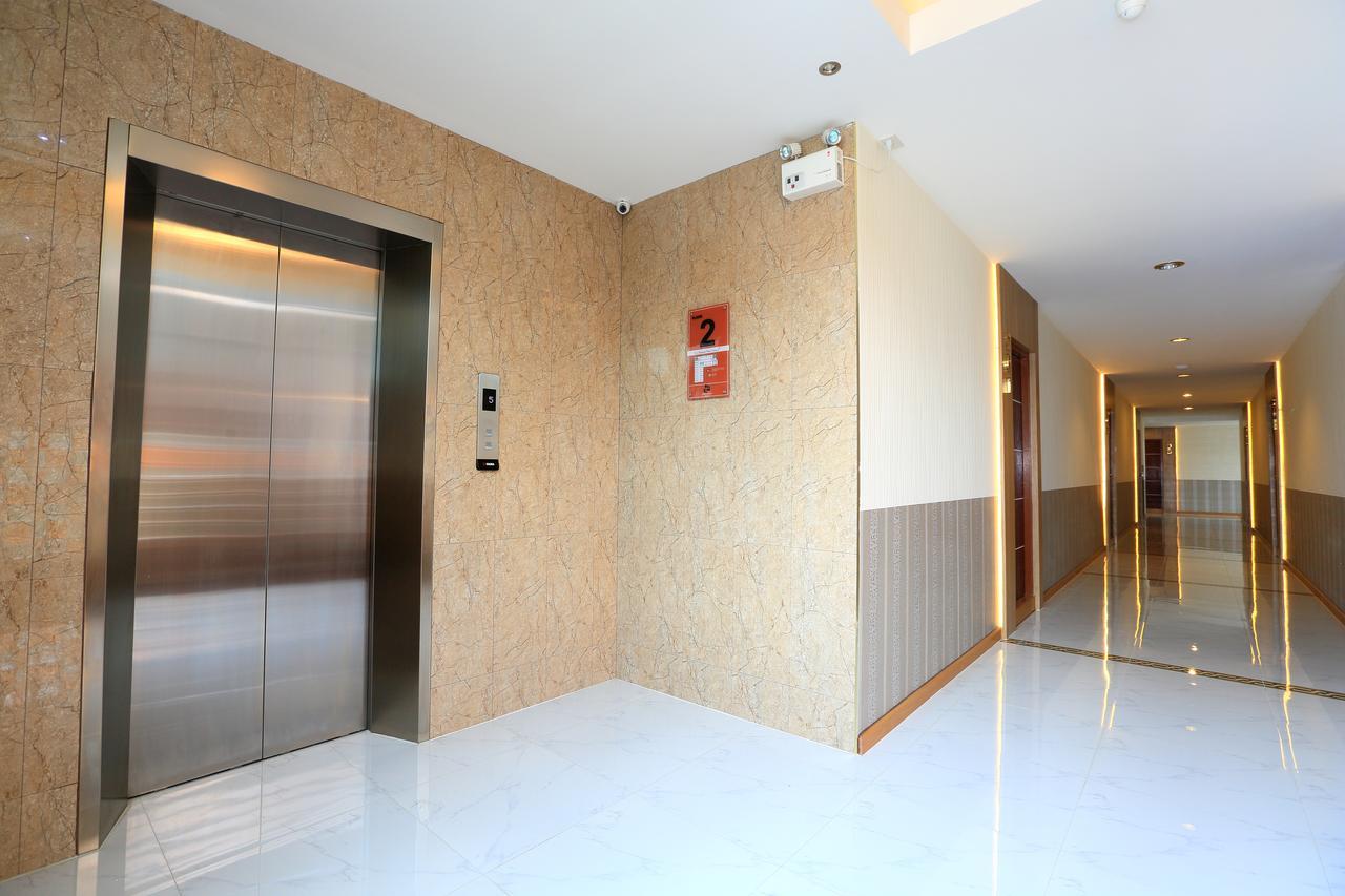 Triple Trees Hotel Pathum Thani Buitenkant foto