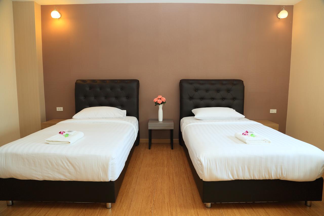 Triple Trees Hotel Pathum Thani Buitenkant foto