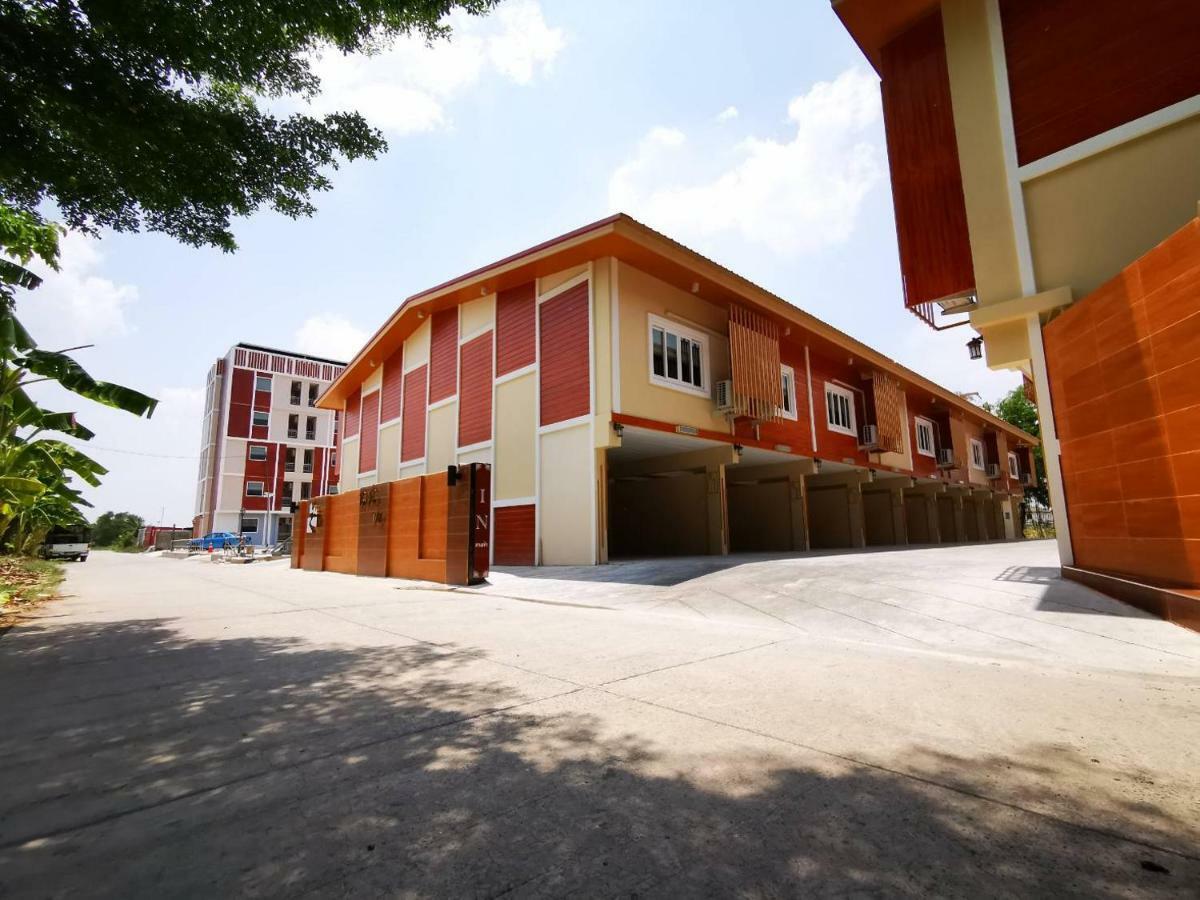 Triple Trees Hotel Pathum Thani Buitenkant foto