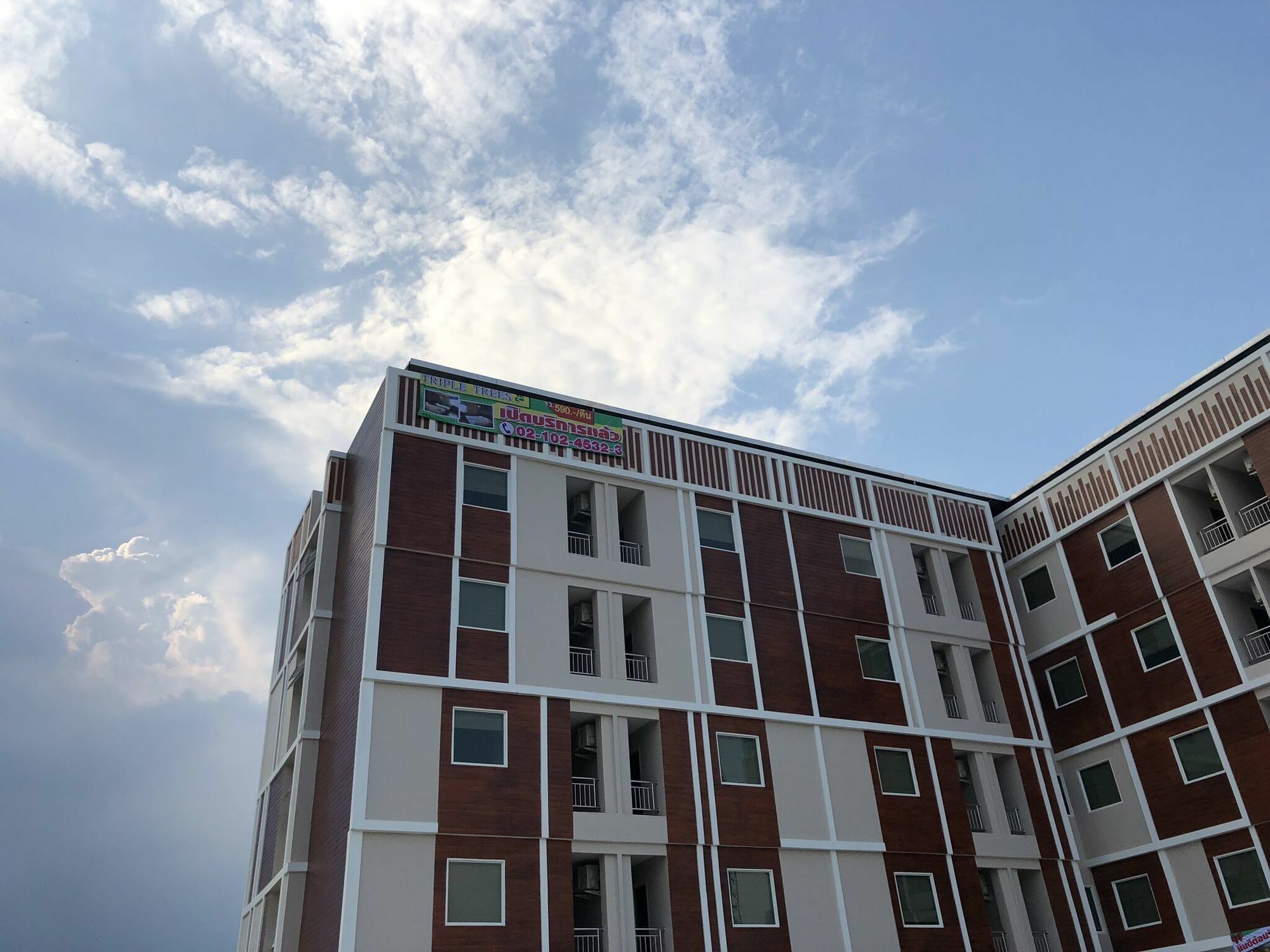 Triple Trees Hotel Pathum Thani Buitenkant foto