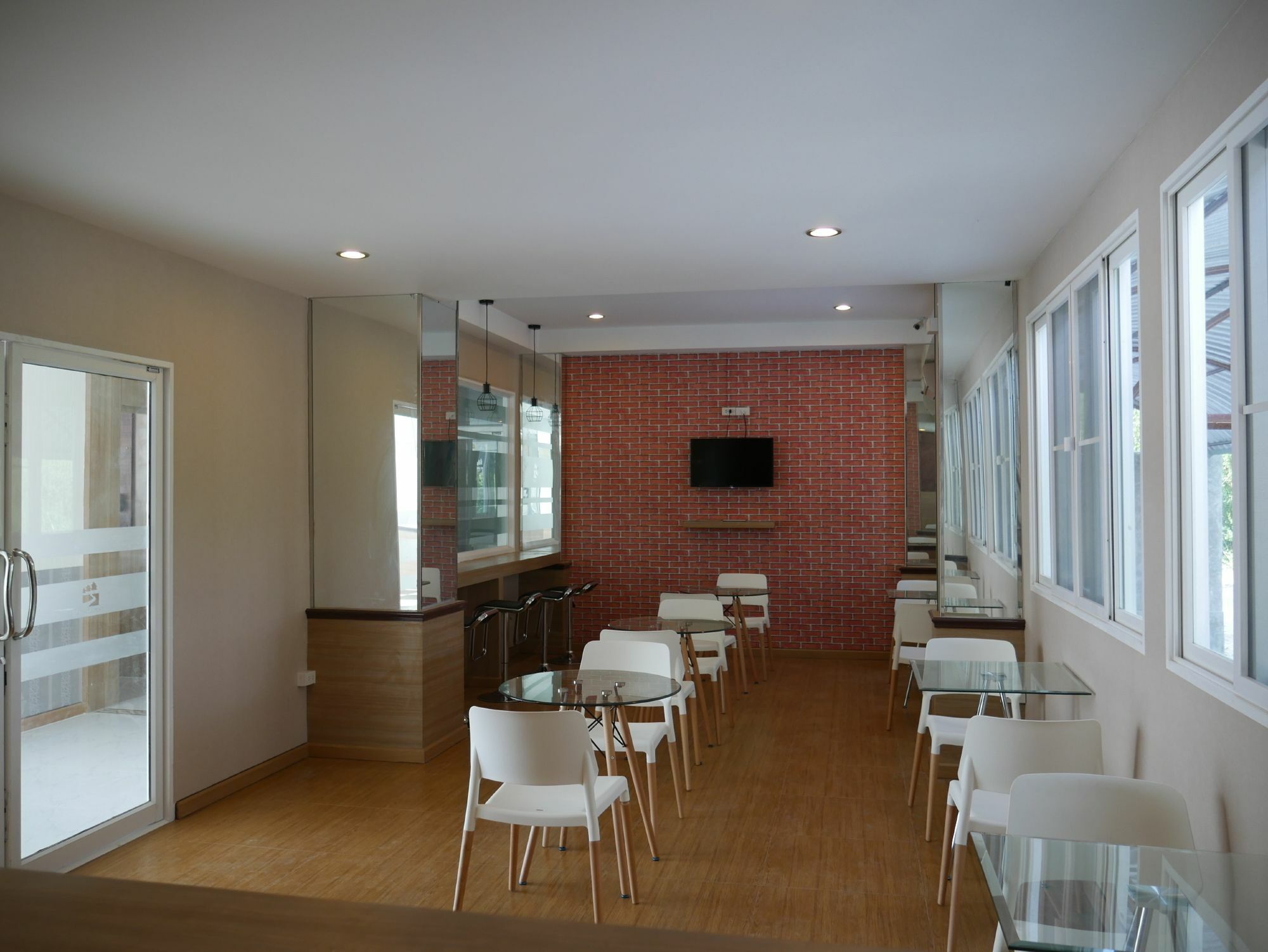 Triple Trees Hotel Pathum Thani Buitenkant foto
